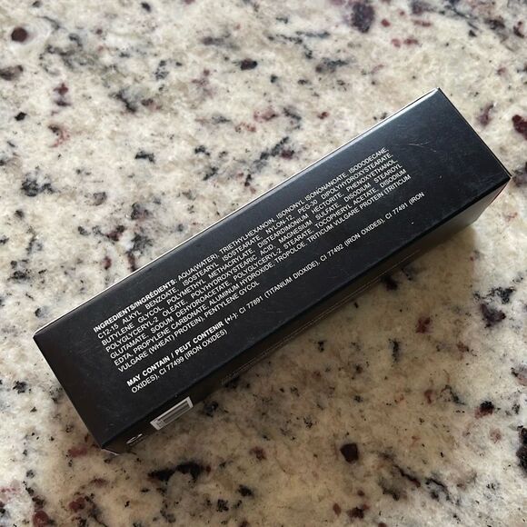 Doucce Caché Crème Satin Foundation Color: YD11 (Yellow Undertone Dark) - Picture 4 of 4